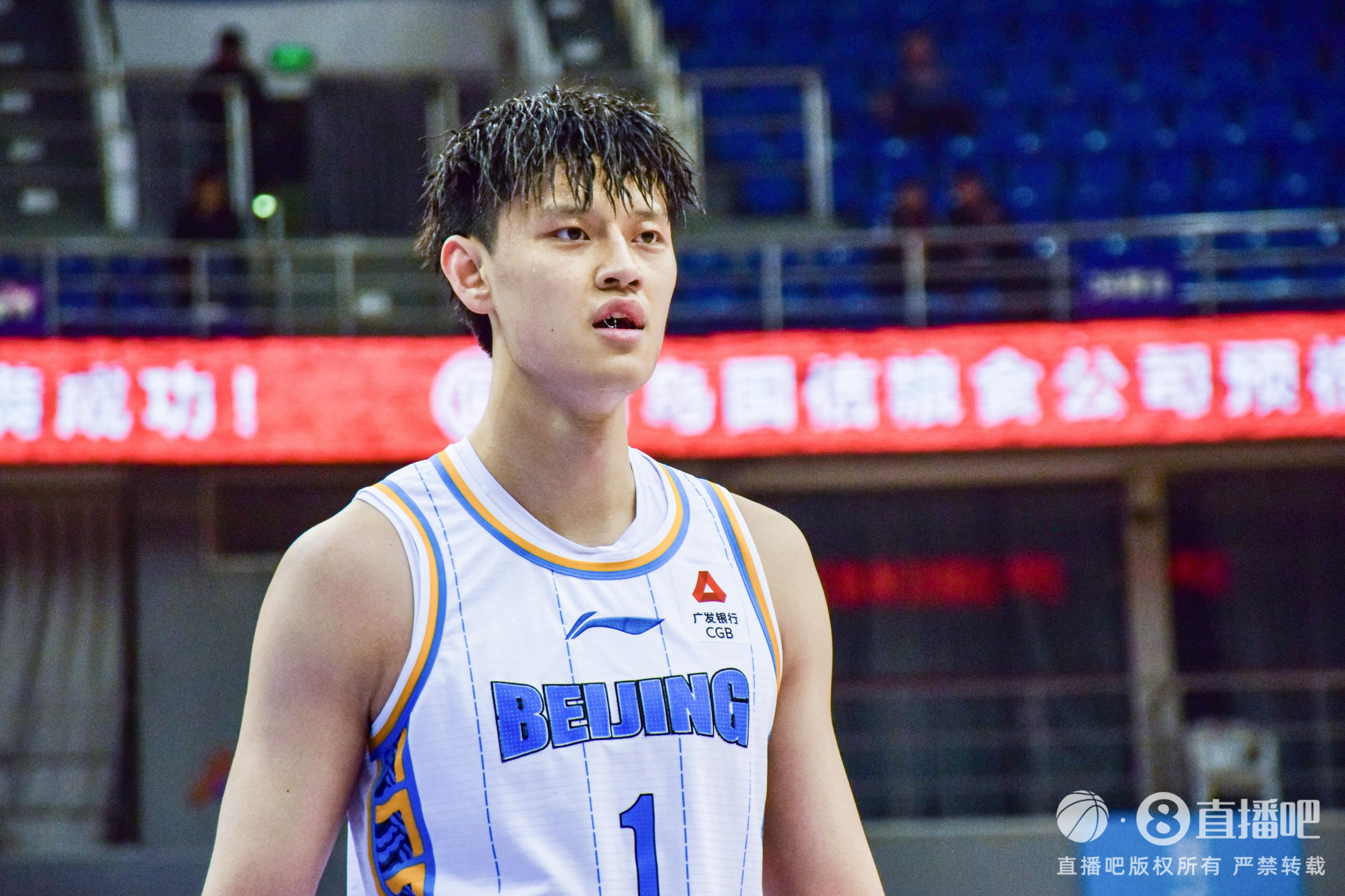 7次大帽相當(dāng)炸裂！曾凡博替補(bǔ)砍16分7板7帽 大帽絕殺遼寧！