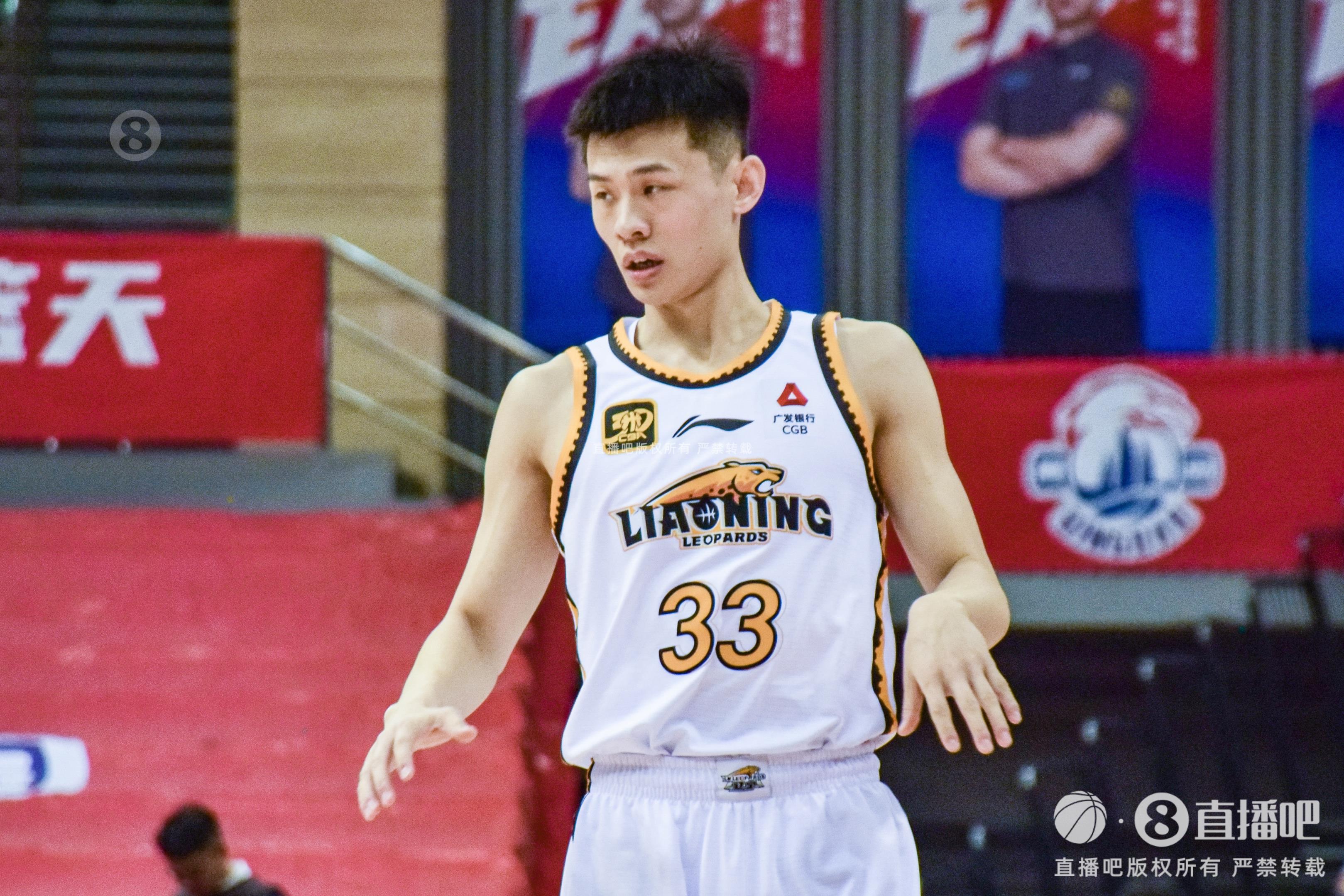 盡力了！王嵐嵚末節(jié)2記三分 全場(chǎng)18分鐘4中3拿到10分